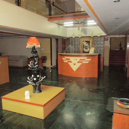 Hotel Sahaj Palace Ahmedabad Esterno foto
