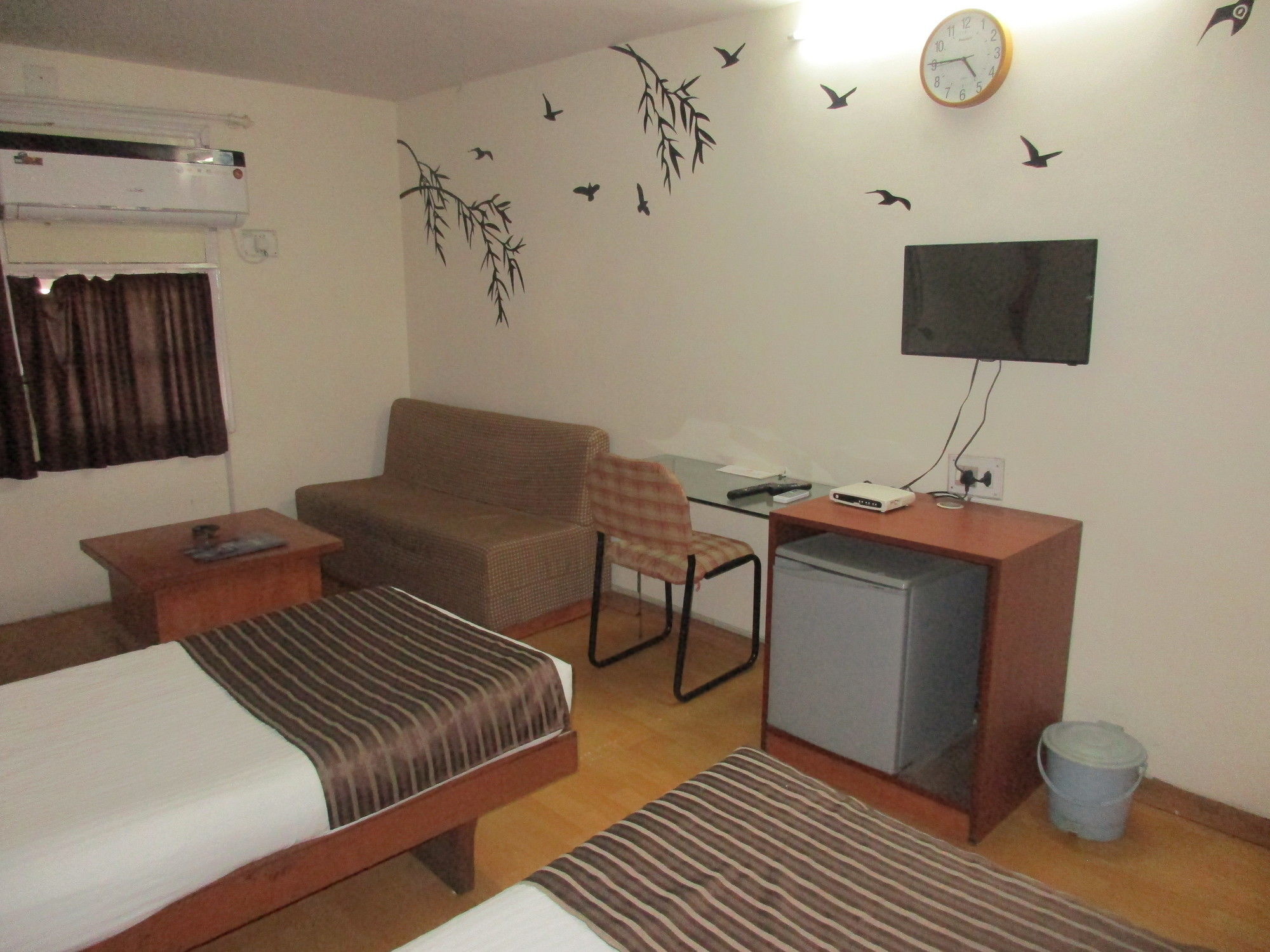 Hotel Sahaj Palace Ahmedabad Esterno foto
