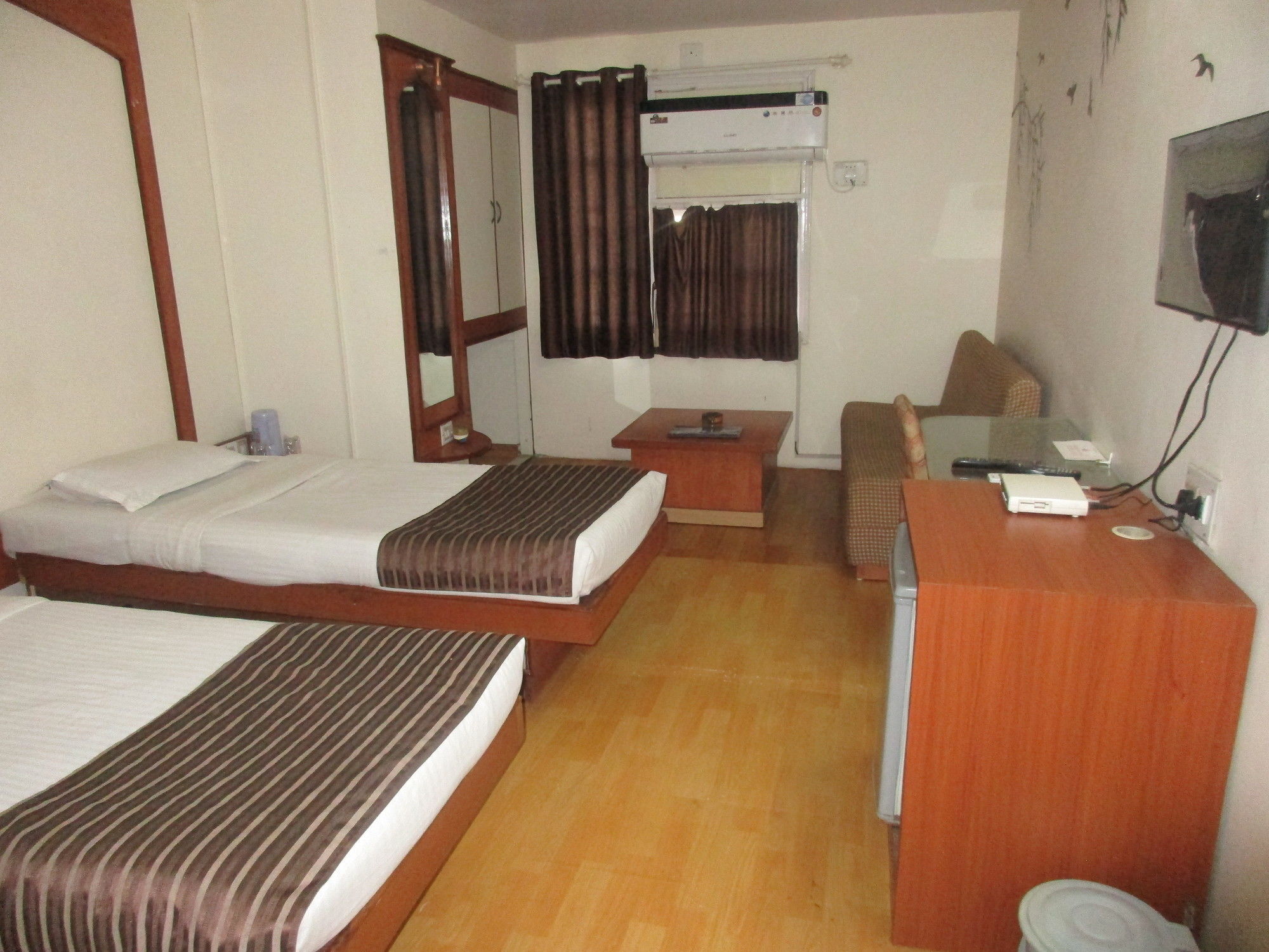 Hotel Sahaj Palace Ahmedabad Esterno foto